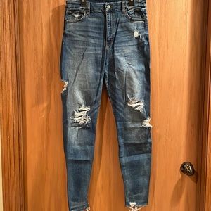 American Eagle High Waisted Distressed Jeans Curvy
